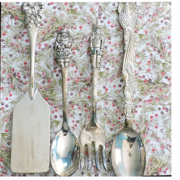 International Silver 3 Pieces Christmas Utensil Set Silverplate Extra Loose One - Picture 1 of 14